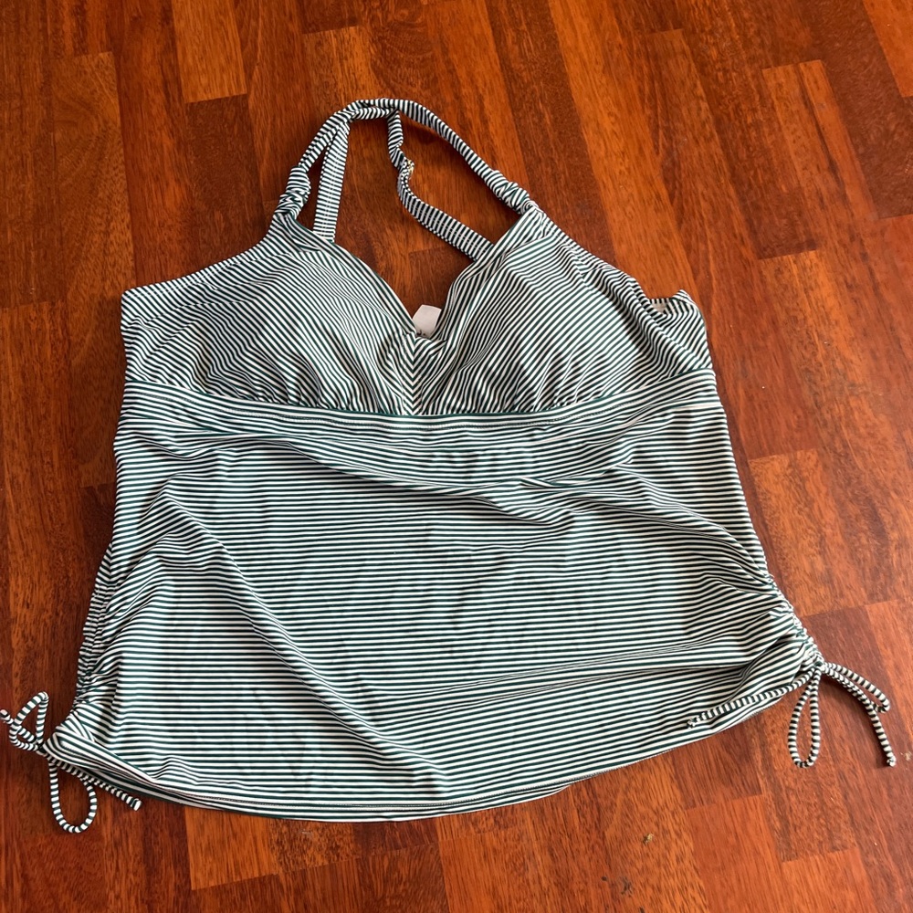 dip Green & White Striped Halter Tankini Top size 3 xl built-in bra beach summer